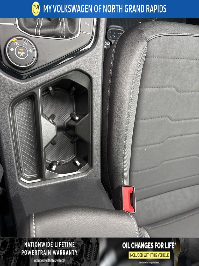 2026 Volkswagen Taos SE Black - Photo 17