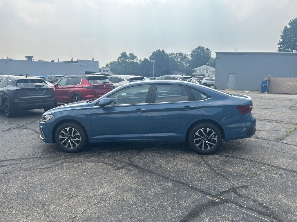 2025 Volkswagen Jetta 1.5T S photo 4