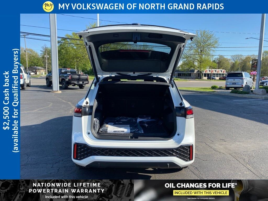New 2026 Volkswagen Tiguan 2.0T SE R-Line Black SUV