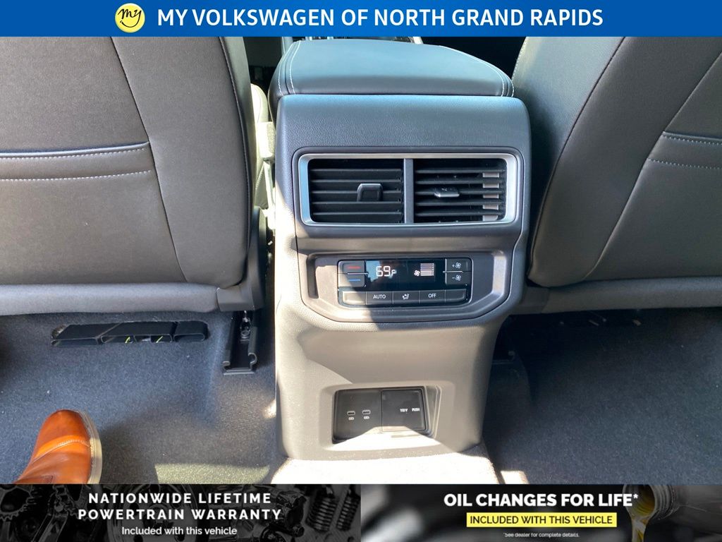 2026 Volkswagen Atlas SE w/Tech - Photo 16