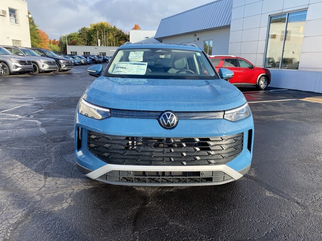 2026 Volkswagen Tiguan SE photo 2