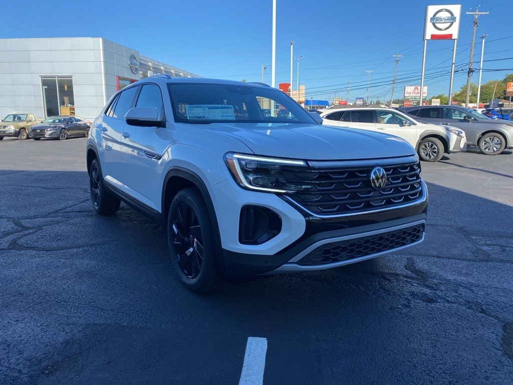 New 2026 Volkswagen Atlas Cross Sport 2.0T SE w/Technology SUV