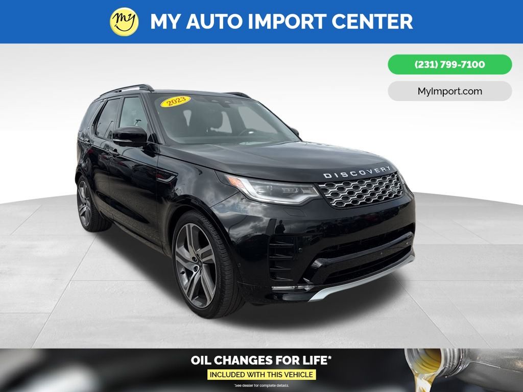 2023 Land Rover Discovery Metropolitan Edition's photo