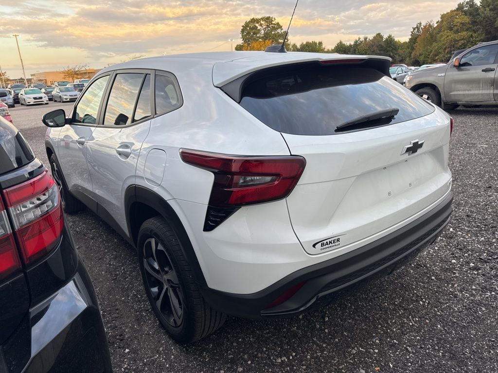 2024 Chevrolet Trax photo 4
