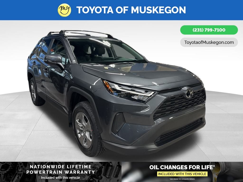 2025 Toyota RAV4 XLE's photo