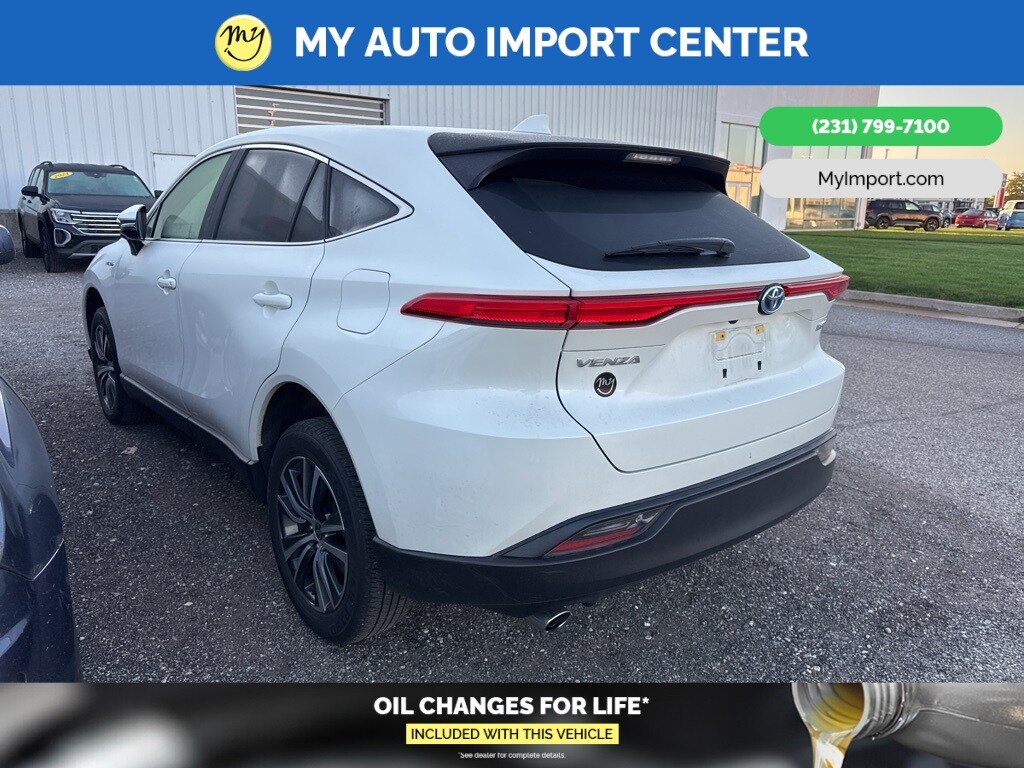 2021 Toyota Venza LE photo 3