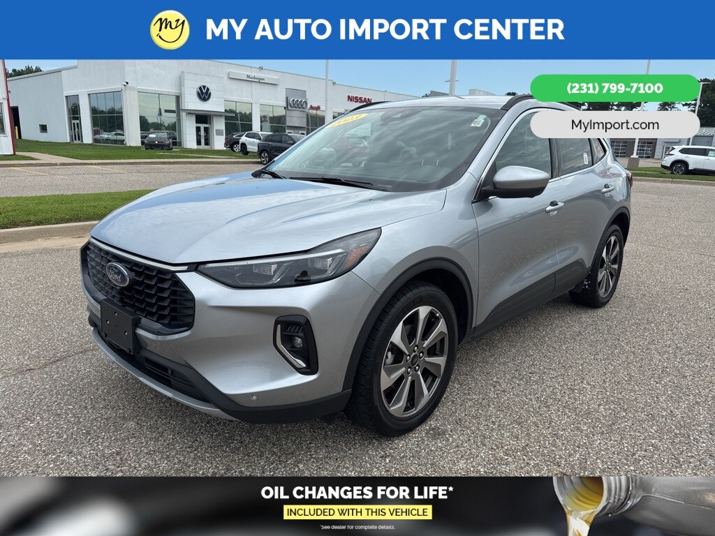 2023 Ford Escape Platinum photo 3