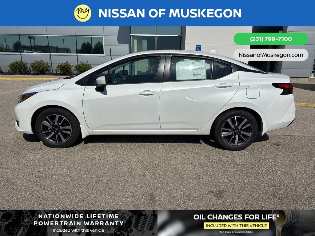 New 2025 Nissan Versa 1.6 SV Sedan