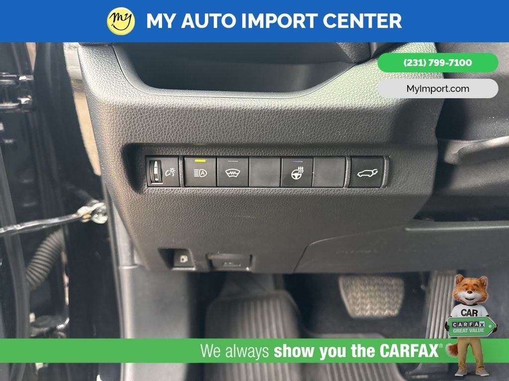 2024 Toyota RAV4 Hybrid SE photo 4