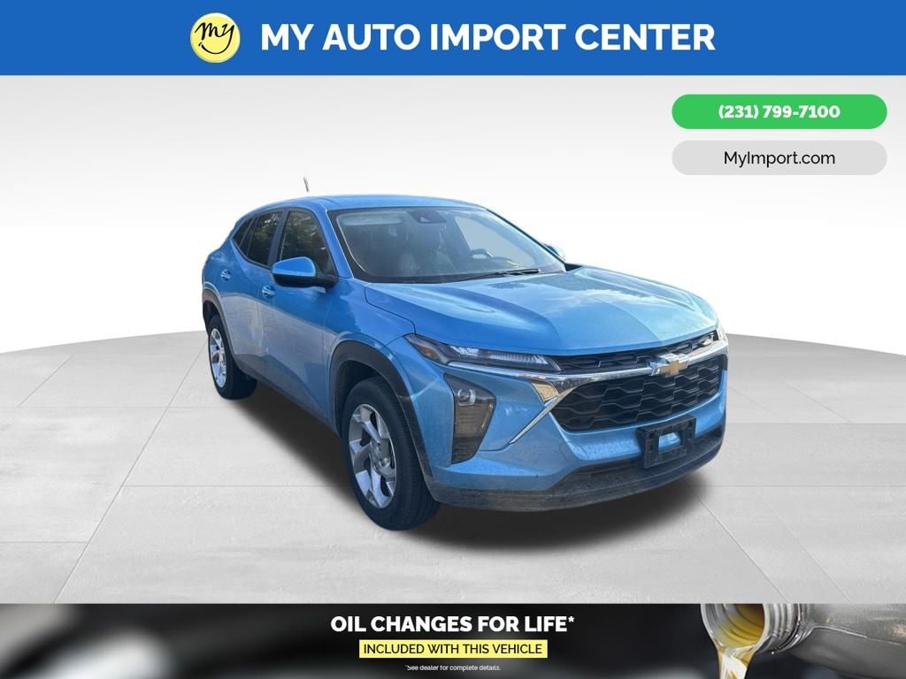 Used 2025 Chevrolet Trax LS SUV
