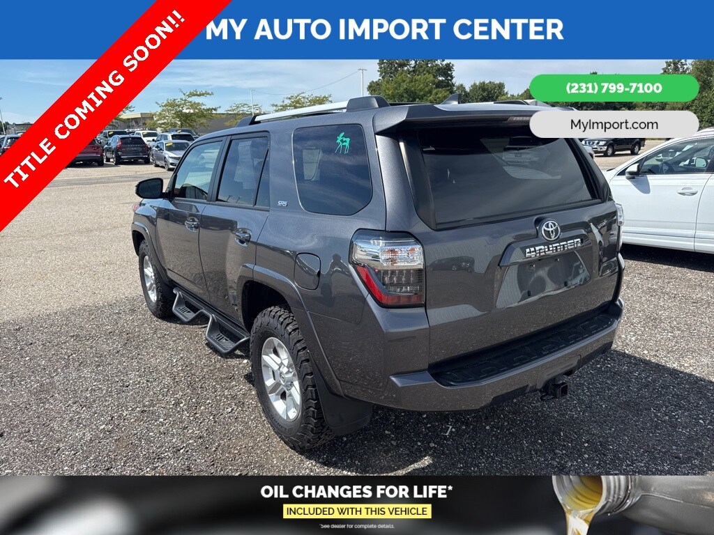2020 Toyota 4Runner SR5 photo 3