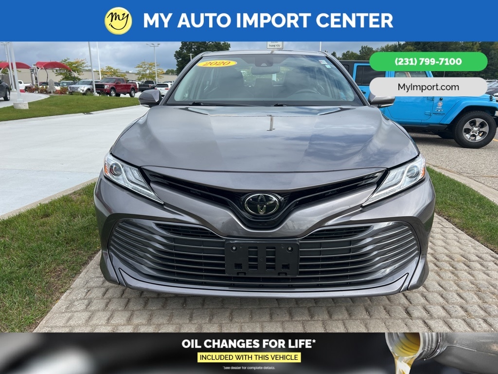 Used 2020 Toyota Camry XLE with VIN 4T1F11AKXLU863359 for sale in Muskegon, MI