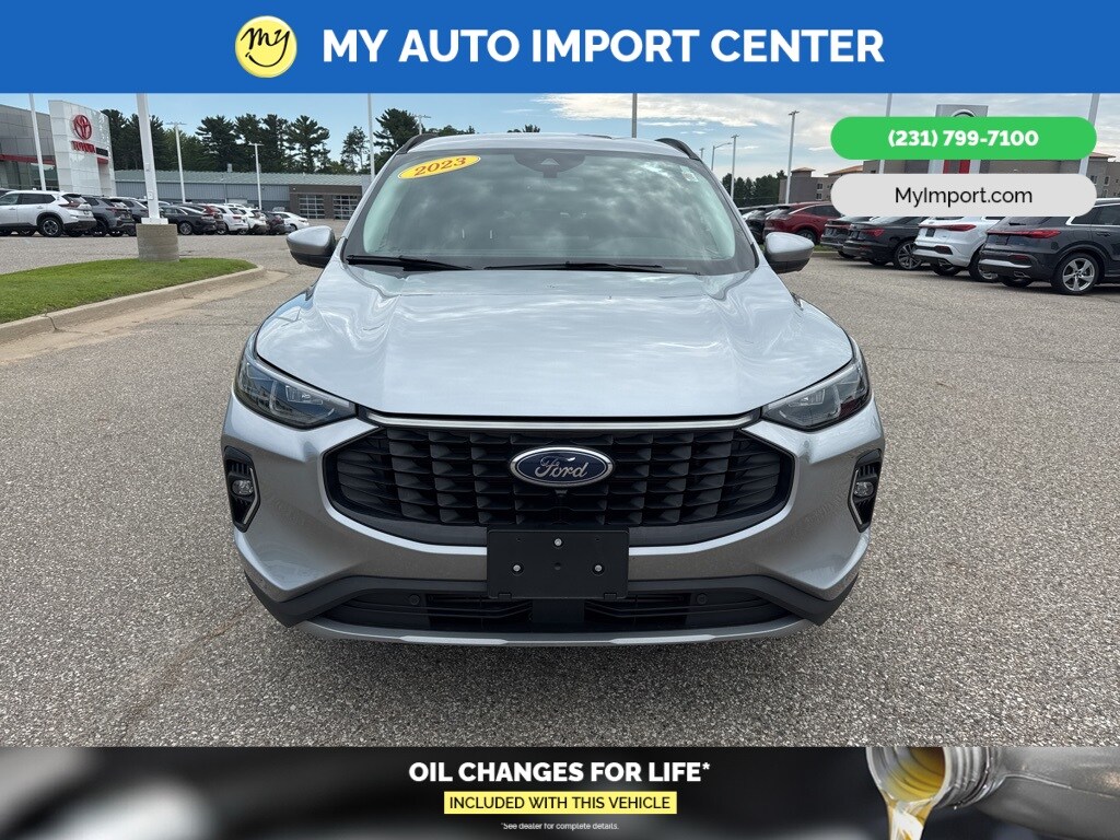 2023 Ford Escape Platinum photo 2