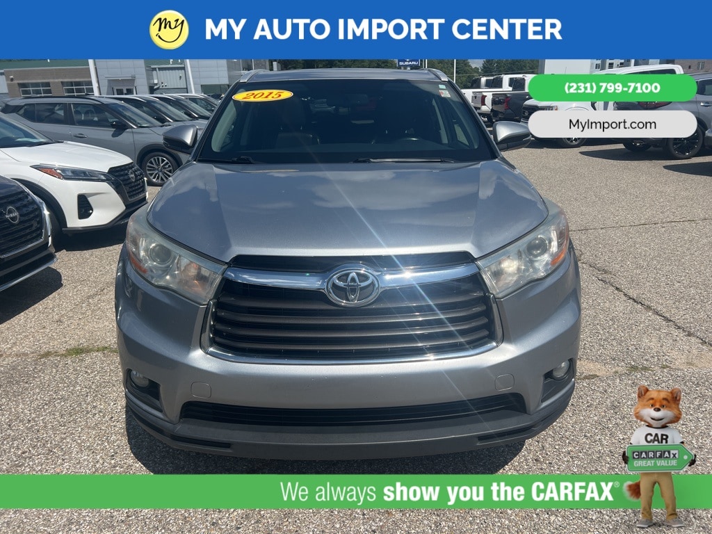 Used 2015 Toyota Highlander XLE with VIN 5TDJKRFH5FS207618 for sale in Muskegon, MI