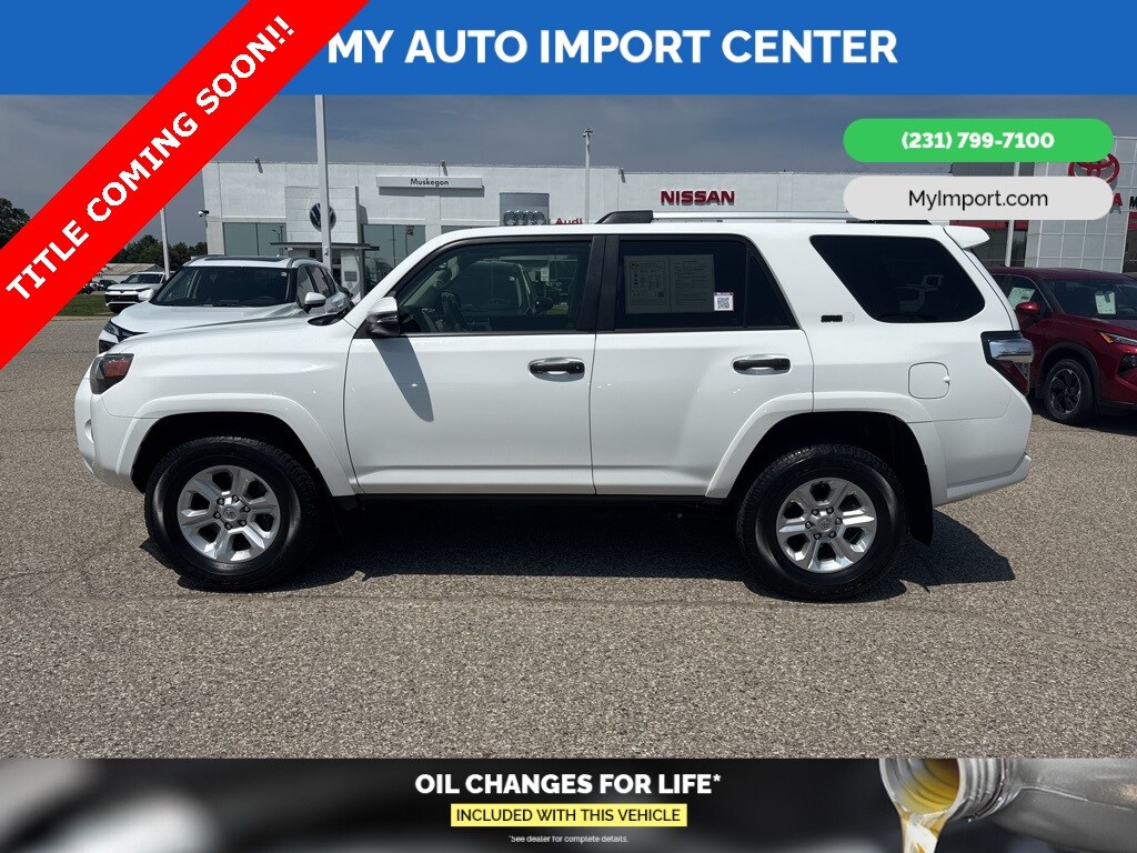2022 Toyota 4Runner SR5 Premium photo 3