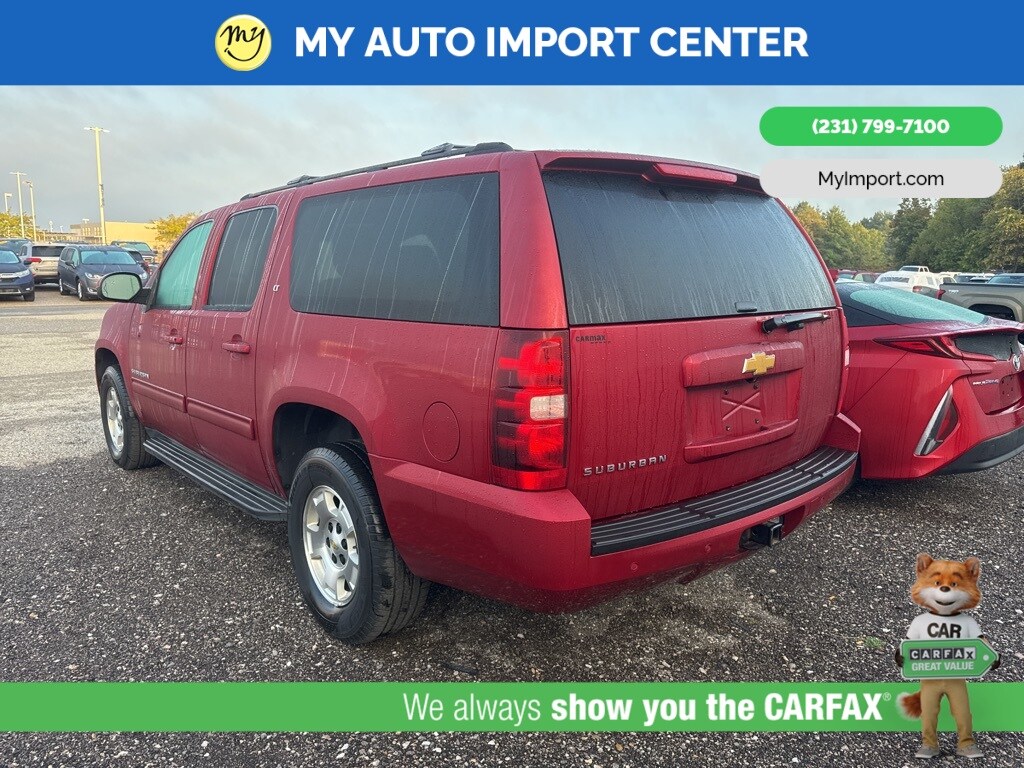 2014 Chevrolet Suburban 1500 LT photo 4