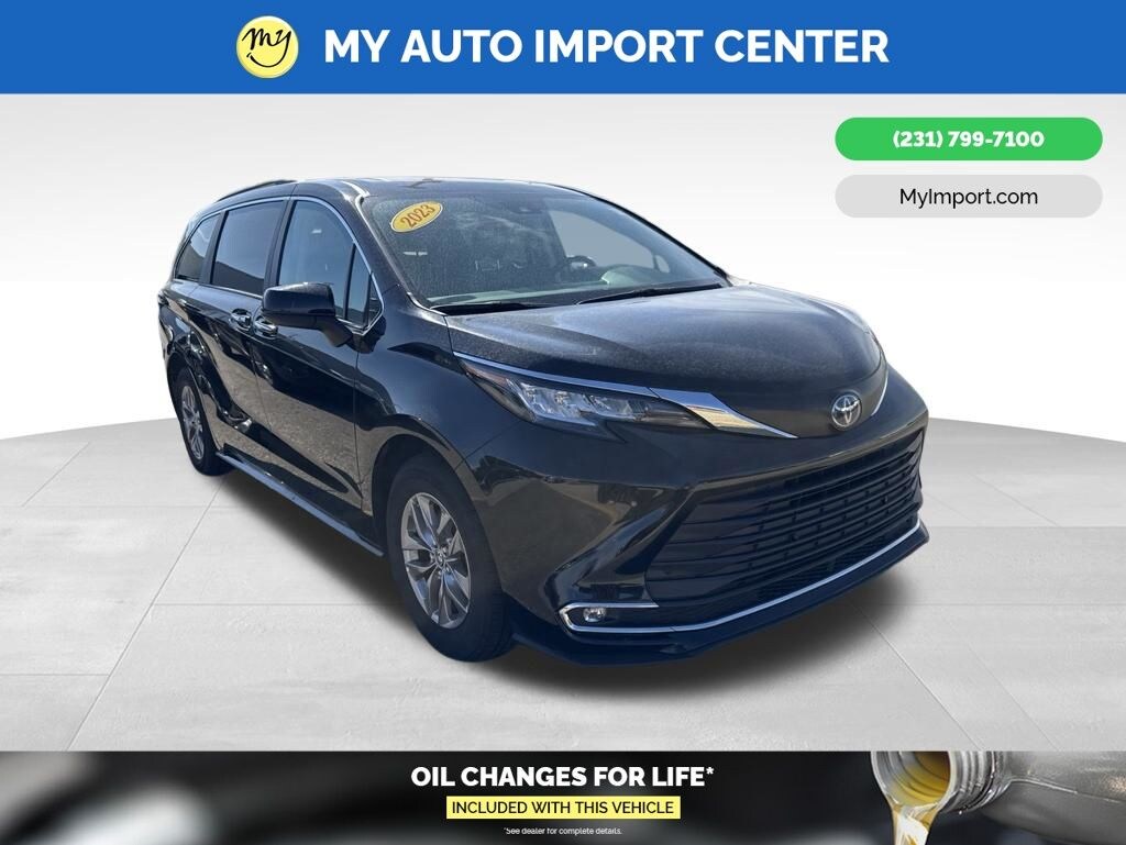 Used 2023 Toyota Sienna XLE 8 Passenger Van Passenger Van