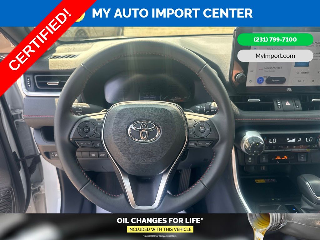 2025 Toyota RAV4 XSE - Photo 15
