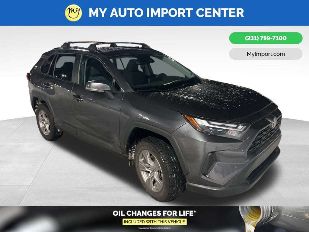 Used 2022 Toyota RAV4 XLE with VIN 2T3P1RFVXNC272711 for sale in Kansas City