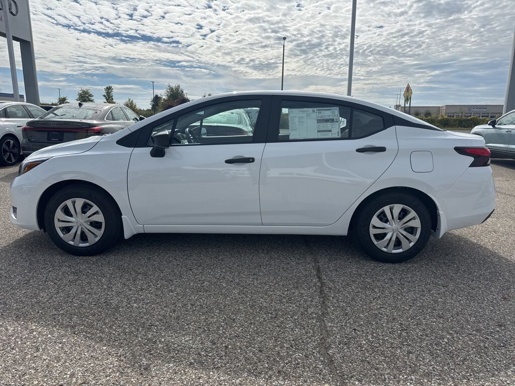 New 2025 Nissan Versa 1.6 S Sedan