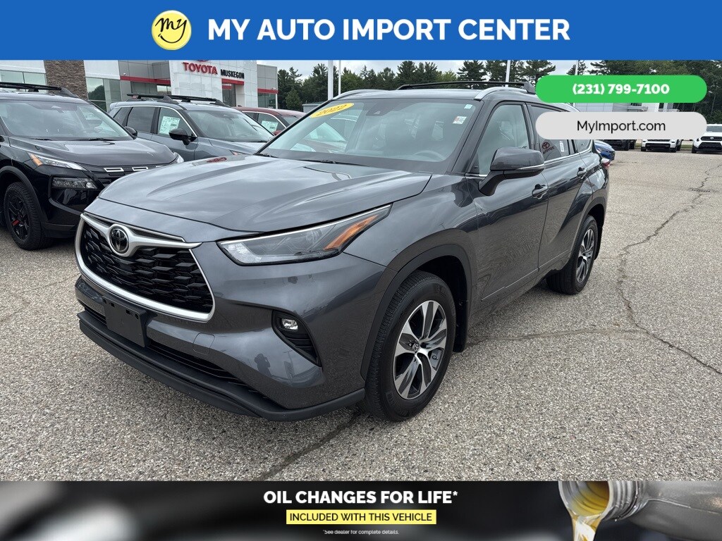 2022 Toyota Highlander XLE photo 3
