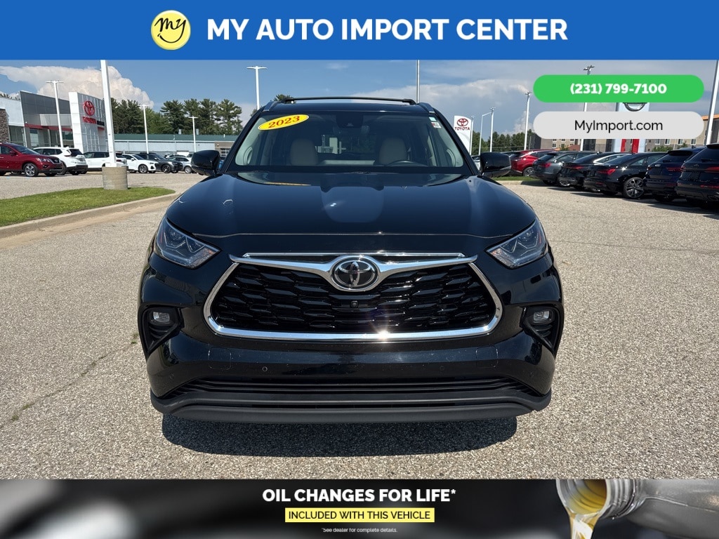 Used 2023 Toyota Highlander Limited with VIN 5TDKDRBHXPS528320 for sale in Muskegon, MI