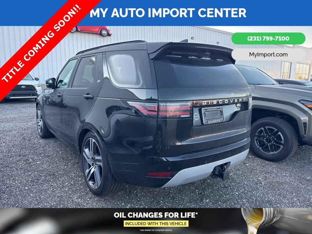 2023 Land Rover Discovery Metropolitan Edition photo 4