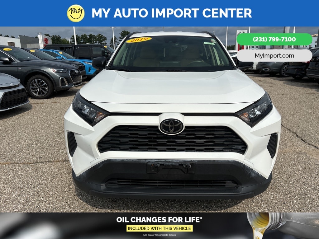 Used 2019 Toyota RAV4 LE with VIN JTMF1RFV2KJ016700 for sale in Muskegon, MI