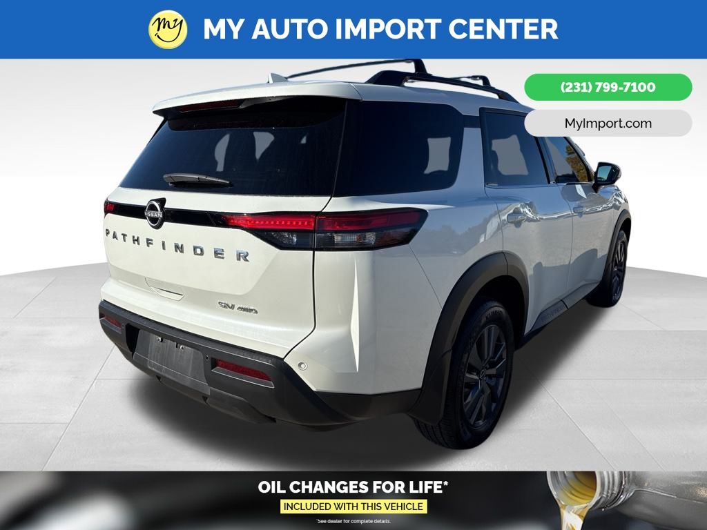2024 Nissan Pathfinder SV photo 2