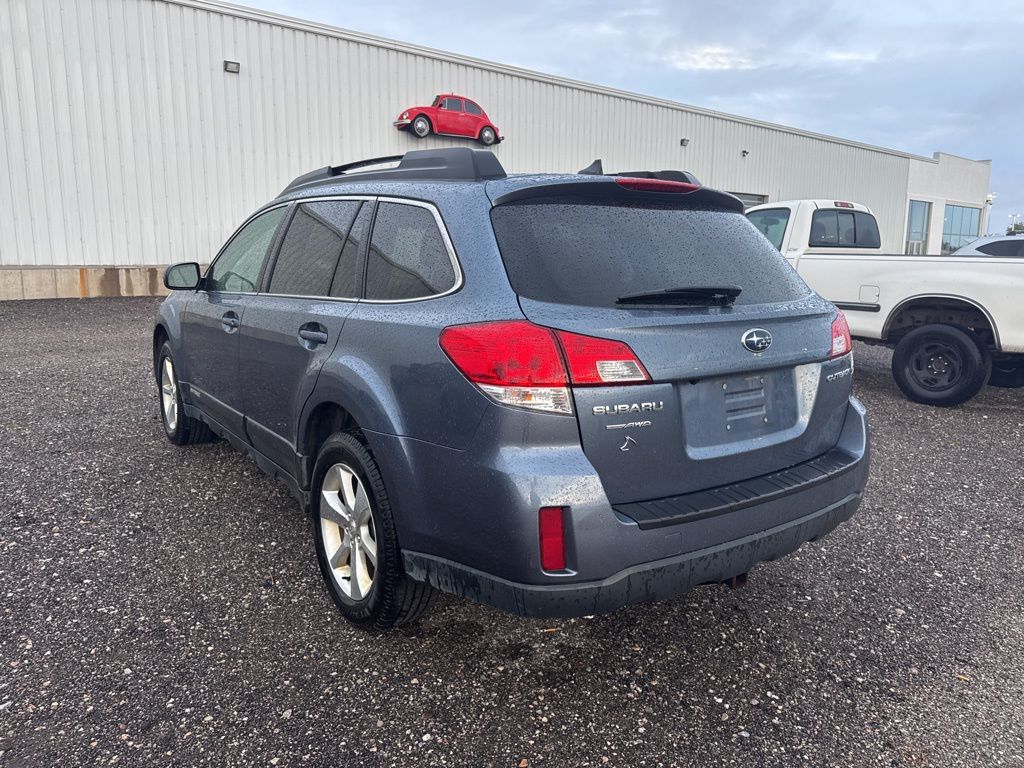 2013 Subaru Outback 2.5i Limited photo 3