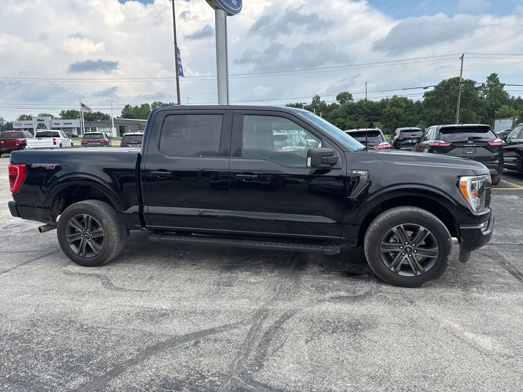 2022 Ford F-150 XLT photo 3