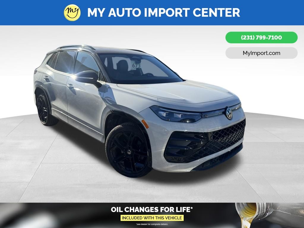 2025 Volkswagen Tiguan 2.0T SE R-Line Black 4Motion's photo