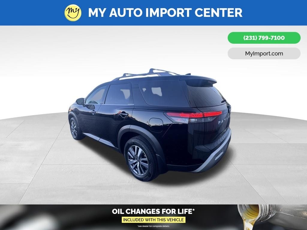 Used 2024 Nissan Pathfinder SL SUV