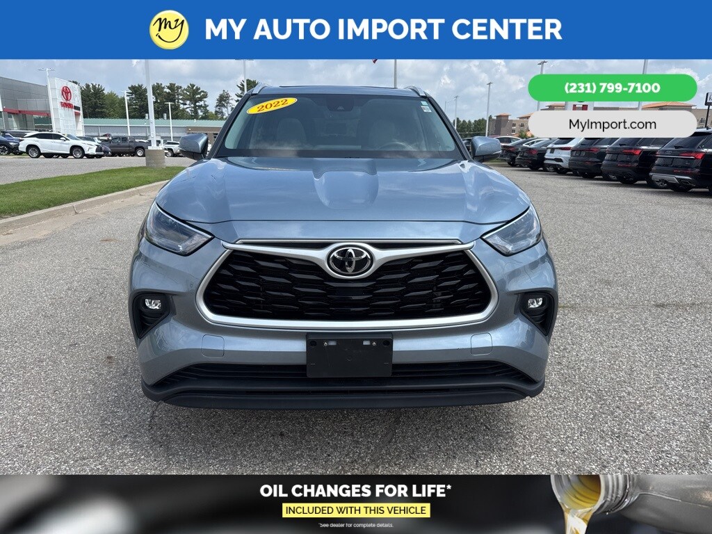2022 Toyota Highlander XLE photo 2