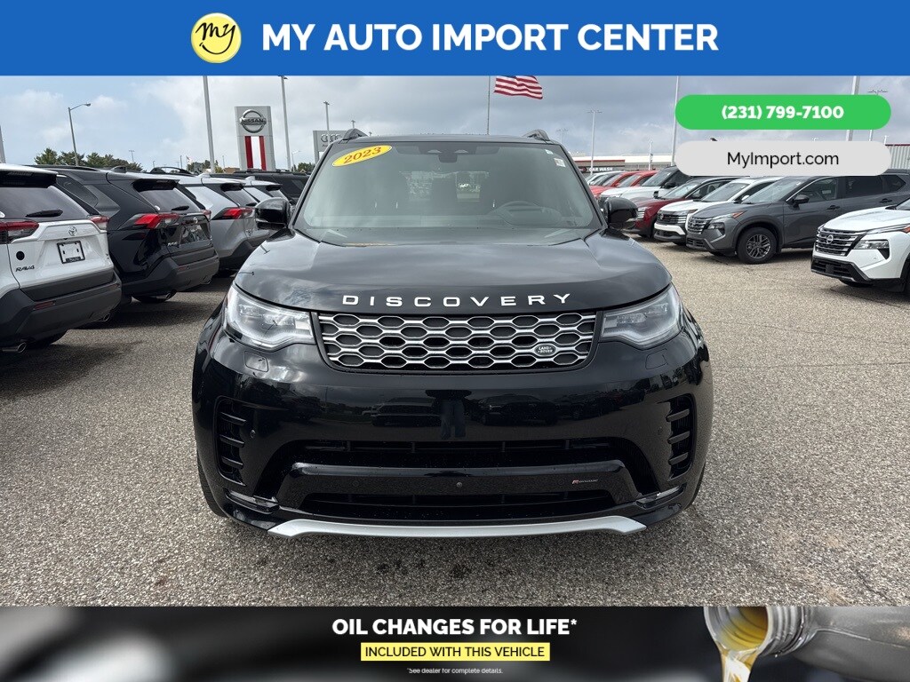 2023 Land Rover Discovery Metropolitan Edition photo 2