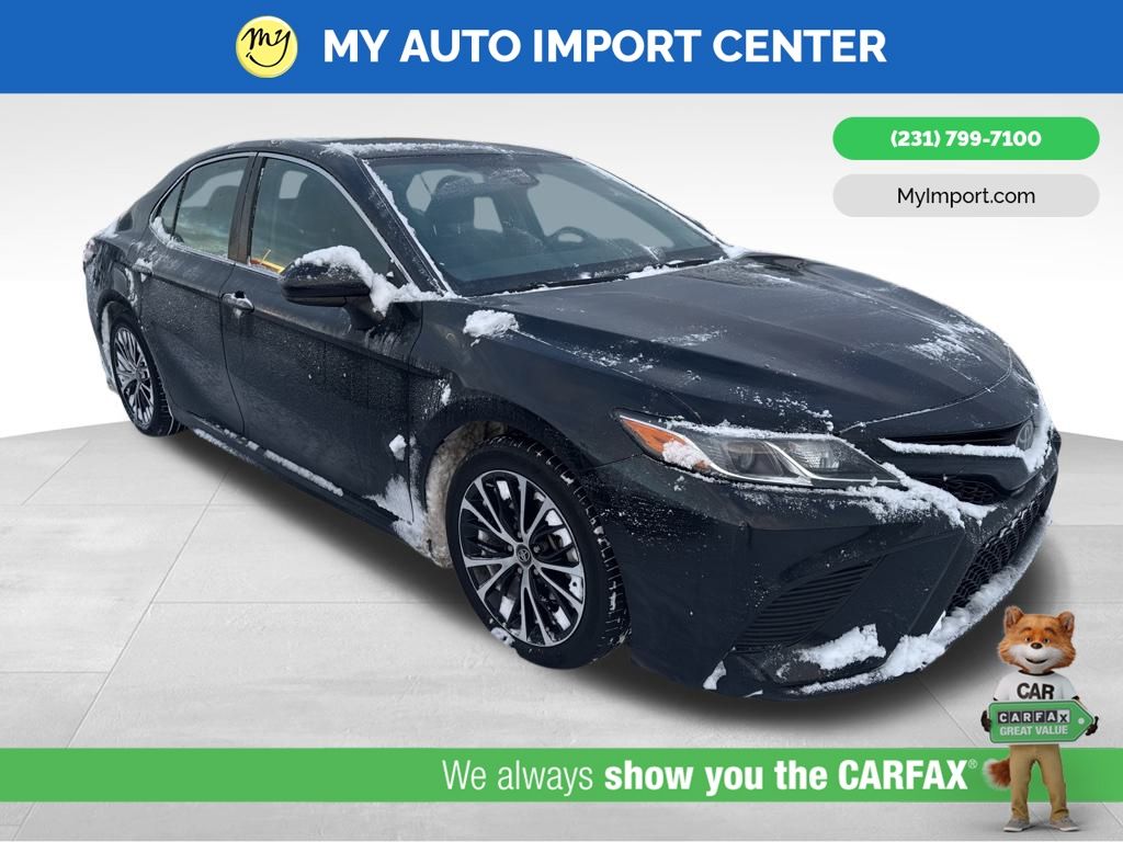 2020 Toyota Camry SE