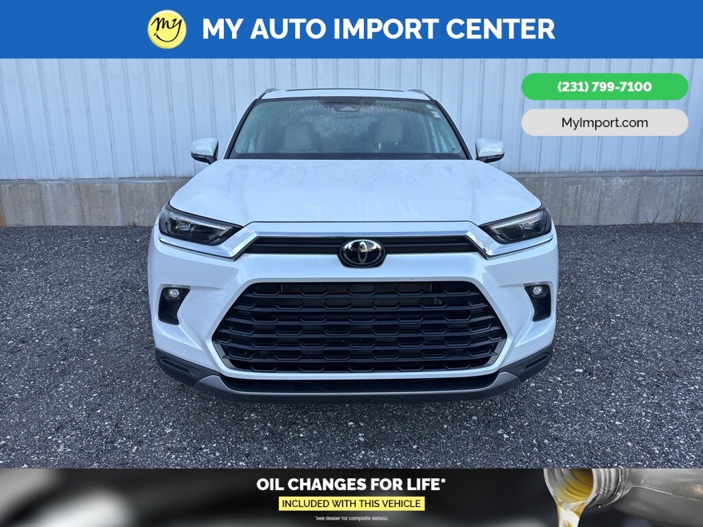 2024 Toyota Highlander Hybrid Limited photo 2