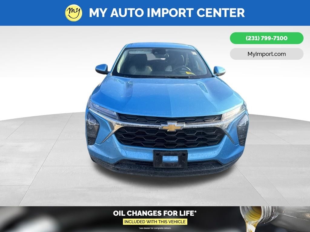 Used 2025 Chevrolet Trax LS SUV