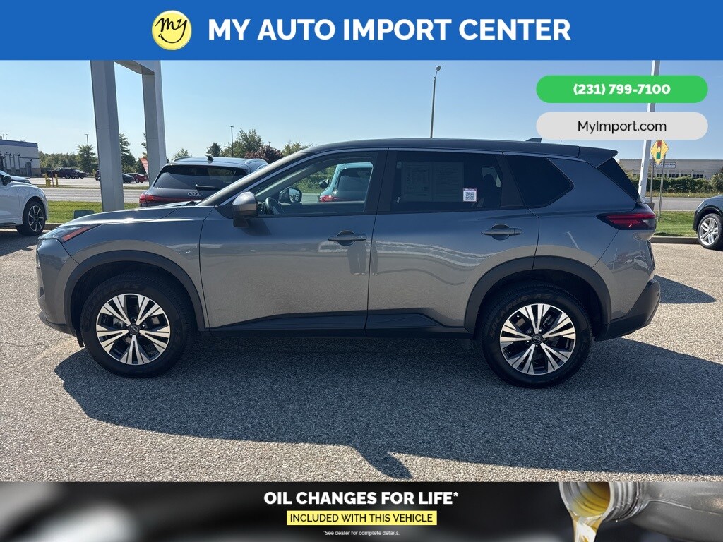 2023 Nissan Rogue SV photo 2