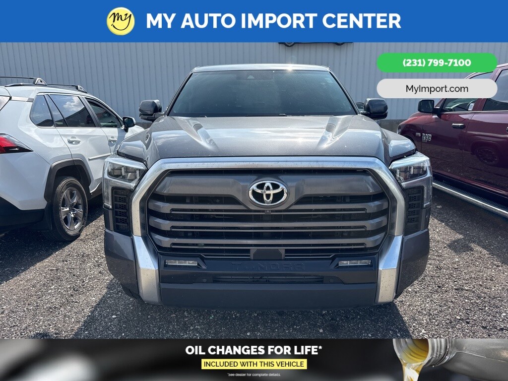 2022 Toyota Tundra Limited CrewMax photo 2