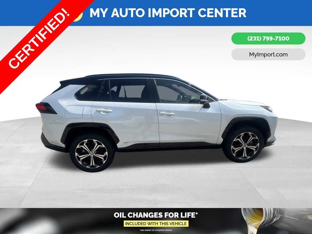 2025 Toyota RAV4 XSE - Photo 8