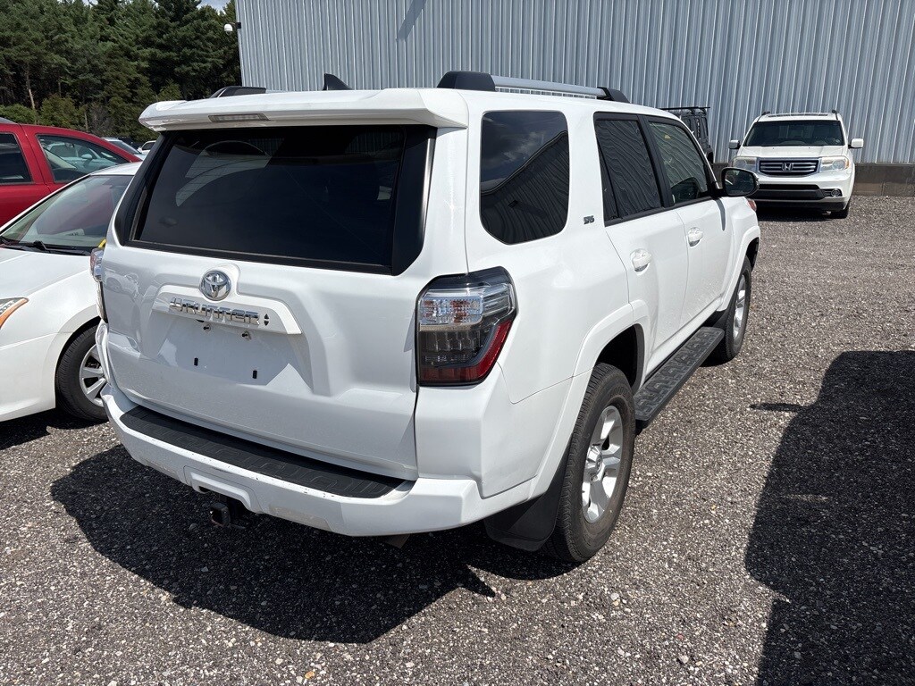 2022 Toyota Tacoma SR5 photo 3