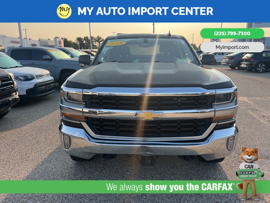 Used 2018 Chevrolet Silverado 1500 LT with VIN 3GCUKREC0JG476149 for sale in Muskegon, MI