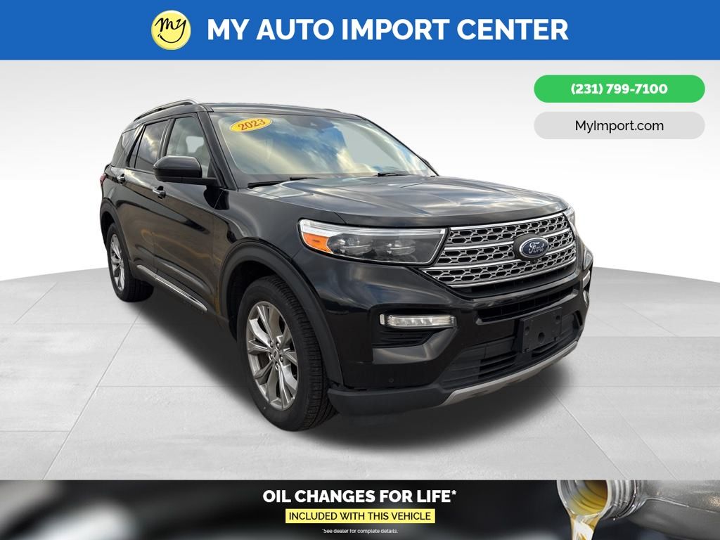 2023 Ford Explorer Limited's photo