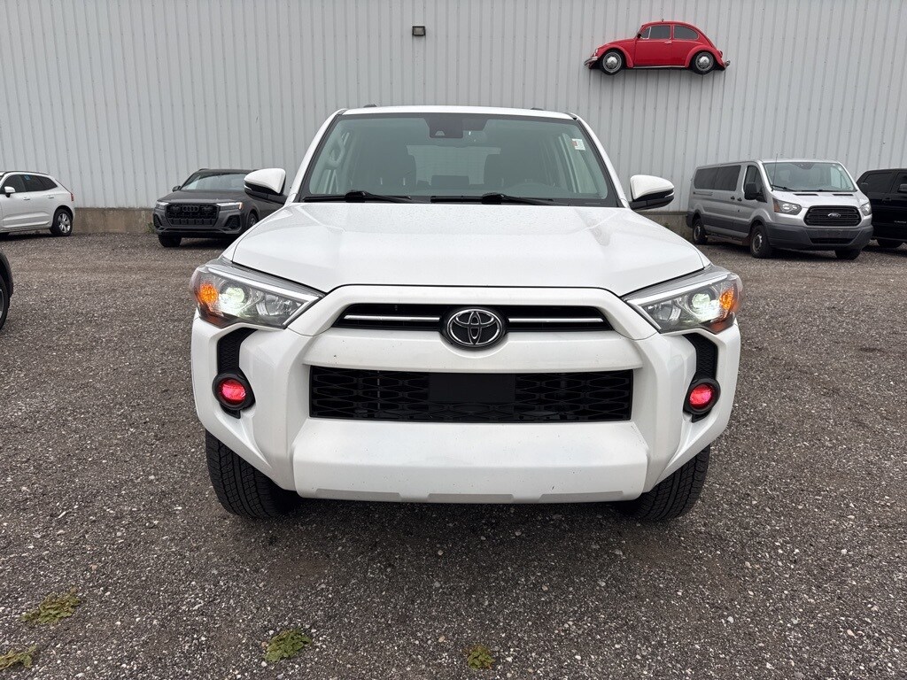 2022 Toyota 4Runner SR5 Premium photo 2