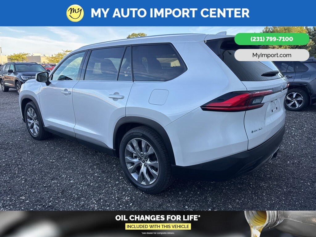 2024 Toyota Highlander Hybrid Limited photo 4