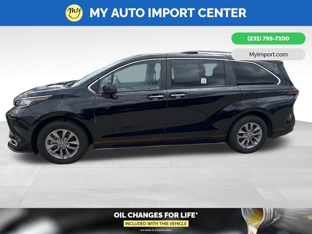 Used 2023 Toyota Sienna XLE 7 Passenger Van Passenger Van