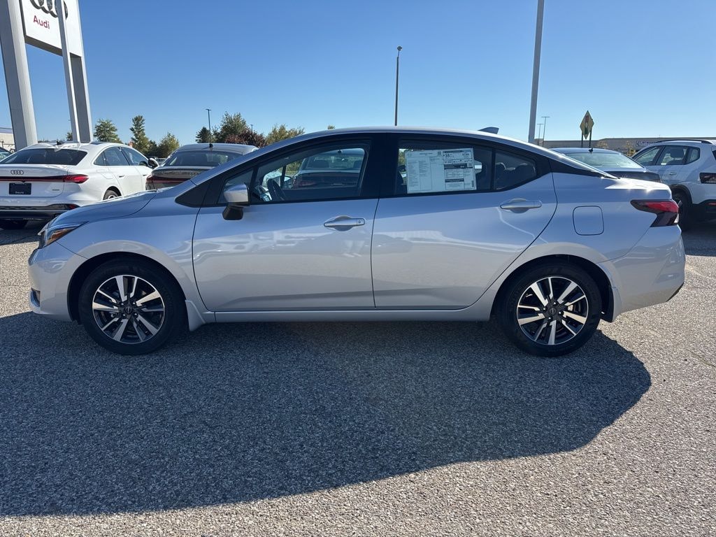 New 2025 Nissan Versa 1.6 SV Sedan