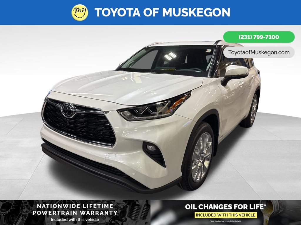 2026 Toyota Highlander Limited's photo