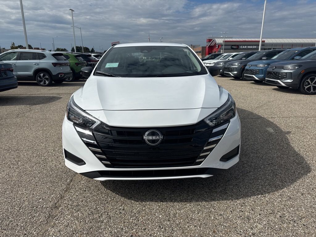 New 2025 Nissan Versa 1.6 S Sedan